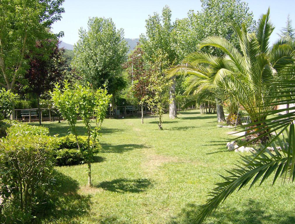 Hotel Zi Marianna Pertosa Екстер'єр фото