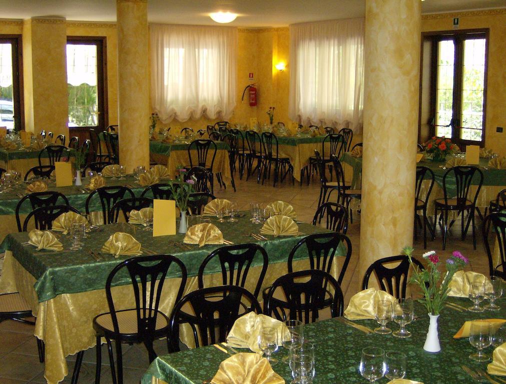 Hotel Zi Marianna Pertosa Екстер'єр фото